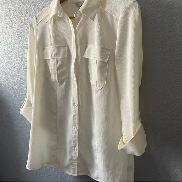 Coral Bay Woman’s Button Down Cream Blouse Small - Picture 3 of 10
